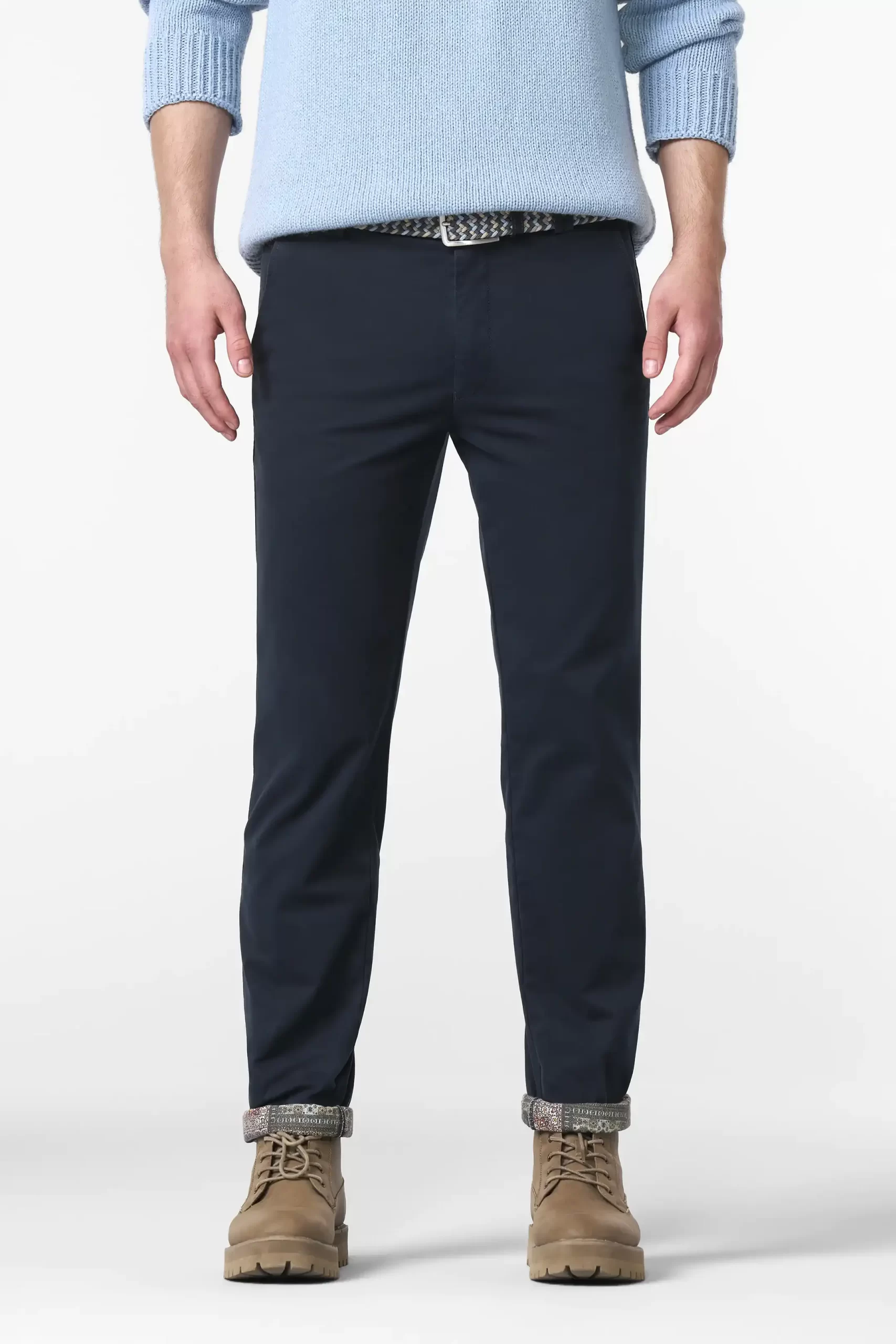 ae7a56ba11a6de560e7d46cfd8f3b23fb_16_07_25_2_MH_AW25_Bonn_3931_20_front_130_18.webp